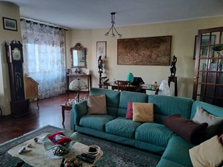 Appartamento in Vendita a Alessandria, 180'000€, 170 m²