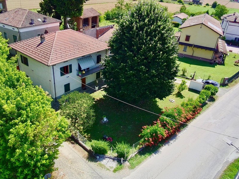 Casa Semi Indipendente in Vendita a Oviglio, 97'000€, 160 m²