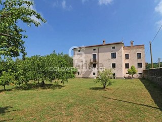 Villa in Vendita a Ceraso, 650'000&euro;, 500 m²