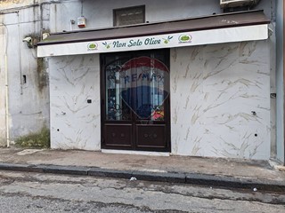 Immobile commerciale in Vendita a Napoli, 138'000€, 80 m²