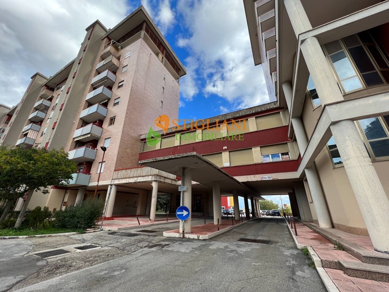 Ufficio in Affitto a Campobasso, 1'990&euro;, 390 m&#178;