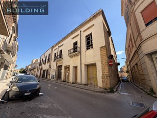 Appartamento in Vendita a Castelvetrano, 1100 m²