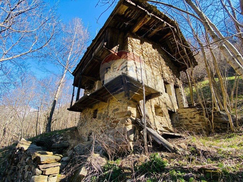 Rustico in Vendita a Fontainemore, 26'000€, 70 m²