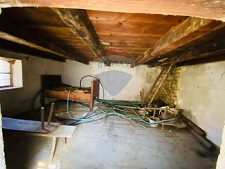 Rustico in Vendita a Fontainemore, 26'000€, 70 m²