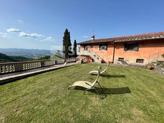 Rustico in Vendita a Vicchio, 670'000€, 280 m²