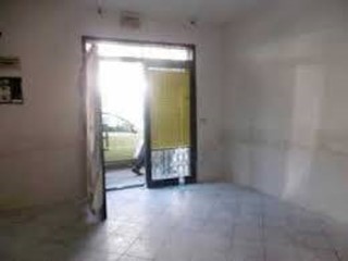 Attività commerciale in Affitto a Pisa, 400€, 35 m²