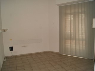 Ufficio in Affitto a Livorno, 750€, 100 m²