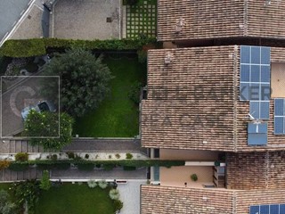 Villa in Vendita a Frascati, 850'000&euro;, 290 m²