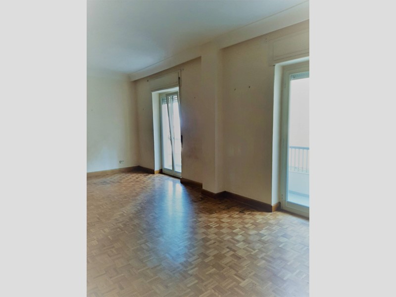 Quadrilocale in Vendita a Giugliano in Campania, 160'000€, 135 m²