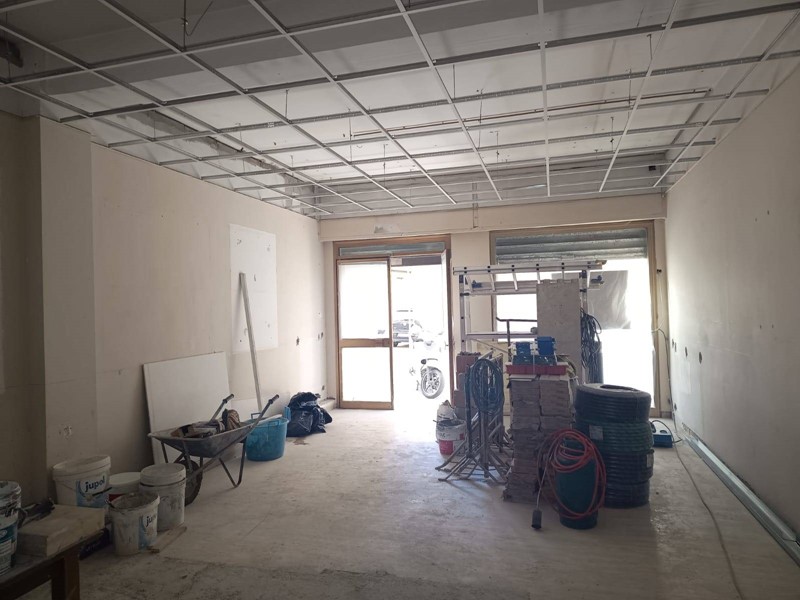 Immobile commerciale in Affitto a Fano, 1'100€, 57 m²