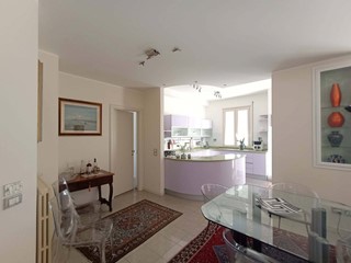 Appartamento in Vendita a Pesaro, 450'000€, 149 m²