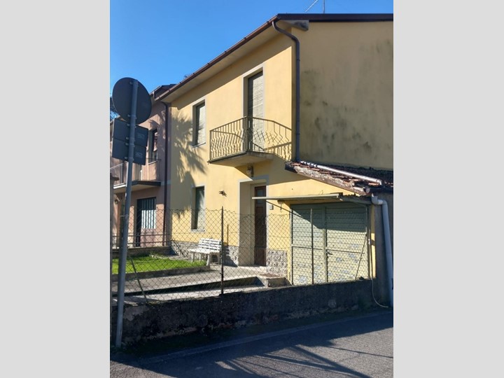 Casa Indipendente in Vendita a Bibbiena, 97'000€, 130 m²