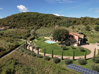 Villa in Vendita a Castel Focognano, 1'400'000&euro;, 260 m²