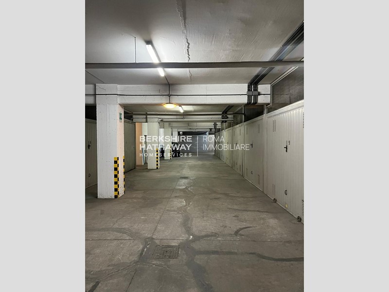 Box in Vendita a Roma, 95'000€, 120 m²