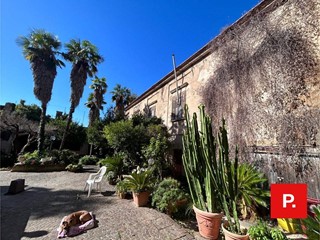 Casa Indipendente in Vendita a Caserta, 195'000€, 240 m²