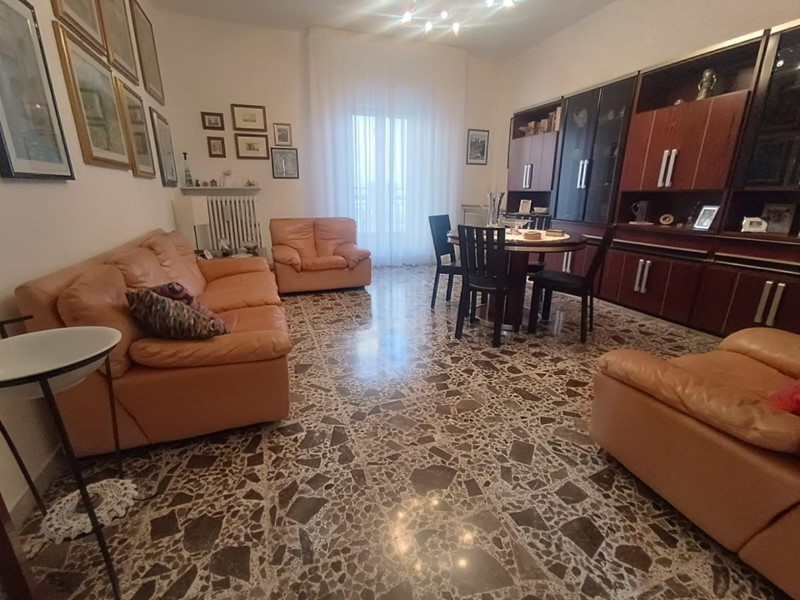 Trilocale in Vendita a Statte, 68'000€, 120 m², arredato