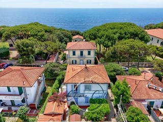 Villa bifamiliare in Vendita a Livorno, zona Quercianella, 499'000&euro;, 105 m², arredato