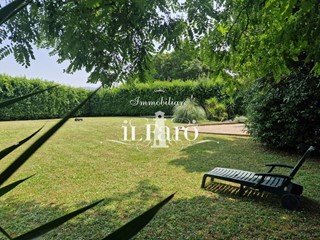 Casa Semi Indipendente in Vendita a Campi Bisenzio, 550'000€, 160 m²