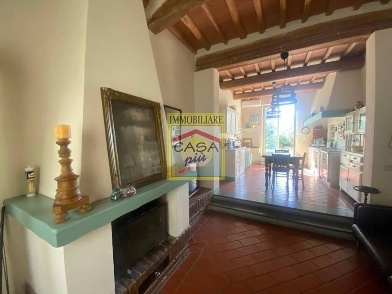 Villa bifamiliare in Vendita a Fauglia, 279'000€, 240 m², arredato, con Box