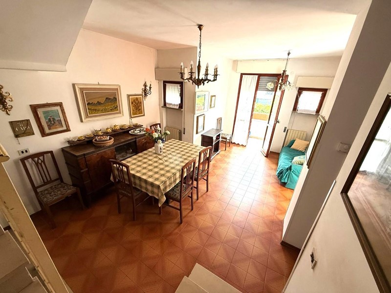Villetta a schiera in Vendita a Massa, zona Marina di Massa, 215'000&euro;, 70 m²