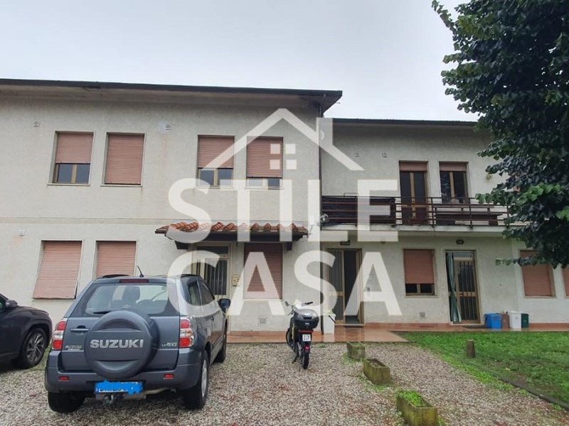 Casa Indipendente in Vendita a Capannori, zona Lammari, 850'000€, 700 m², arredato