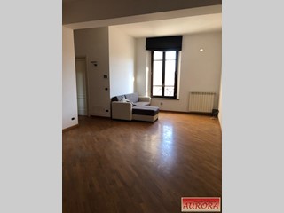 Trilocale in Vendita a Poggibonsi, 170'000€, 76 m², arredato, con Box