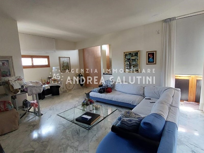 Quadrilocale in Vendita a Santa Croce sull'Arno, 125'000€, 120 m², arredato, con Box