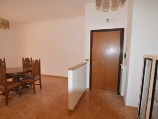 Trilocale in Vendita a Fonte Nuova, 140'000€, 90 m²