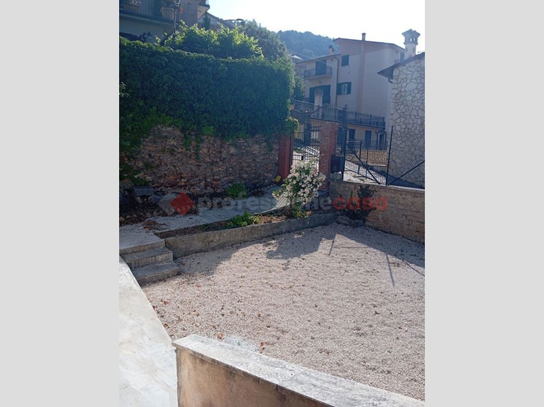 Villa in Vendita a Pereto, 65'000&euro;, 110 m², arredato