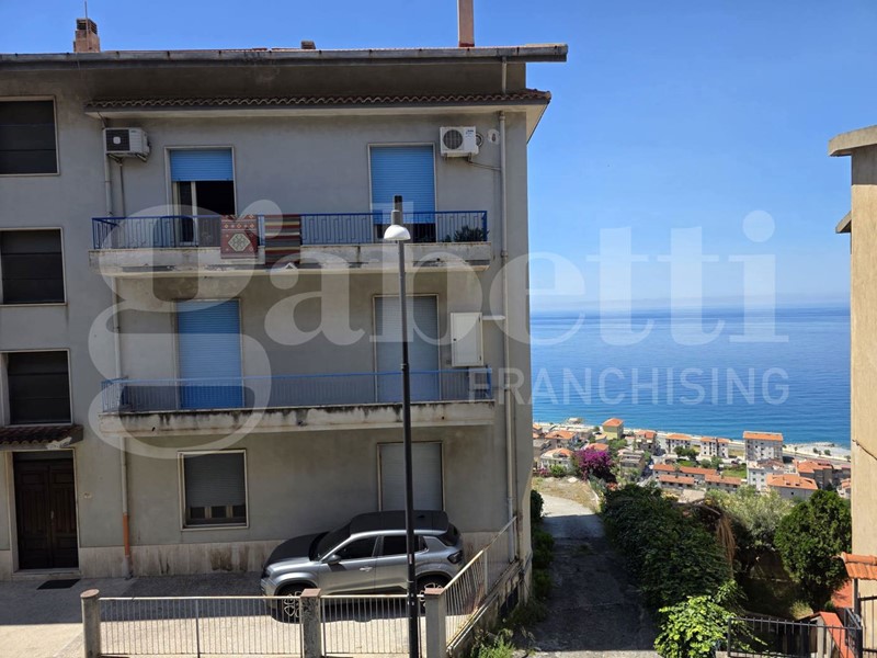 Ufficio in Vendita a Cetraro, 119'000€, 166 m²