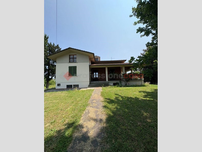 Casa Indipendente in Vendita a Massa e Cozzile, 360'000€, 474 m², arredato