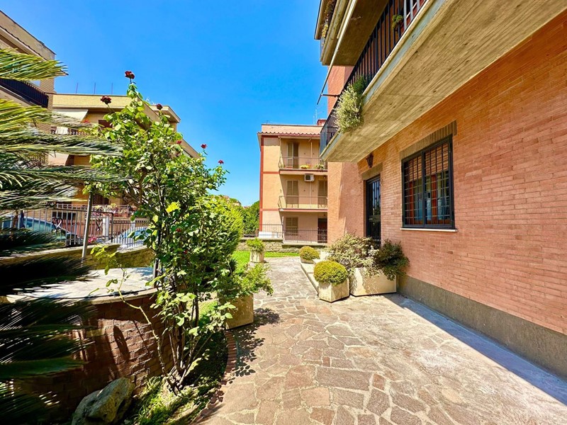 Quadrilocale in Affitto a Roma, 325€, 120 m², arredato