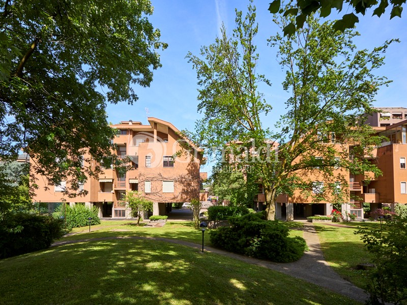 Quadrilocale in Vendita a Monza, 900'000€, 197 m²