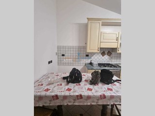 Trilocale in Vendita a Carrara, 80'000€, 60 m²