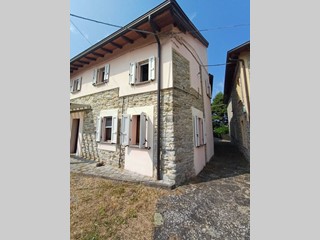 Casa Semi Indipendente in Vendita a Solignano, 105'000&euro;, 120 m²