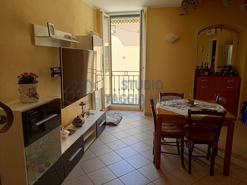 Bilocale in Vendita a Riva Ligure, 205'000€, 75 m²