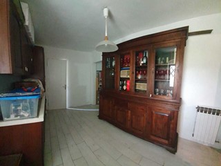Casa Indipendente in Vendita a Sarzana, 350'000&euro;, 146 m², con Box