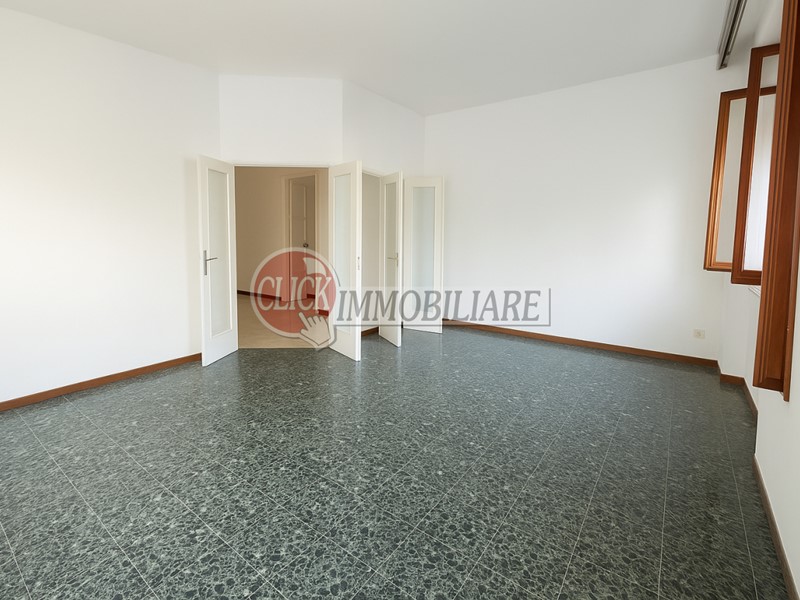 Appartamento in Vendita a Borgo San Lorenzo, 270'000&euro;, 120 m², con Box