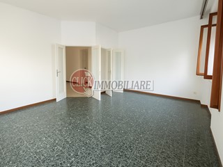 Appartamento in Vendita a Borgo San Lorenzo, 270'000&euro;, 120 m², con Box
