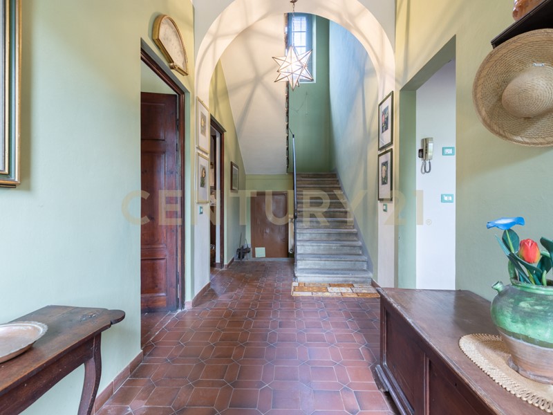 Casa Indipendente in Vendita a Borgo a Mozzano, 280'000&euro;, 220 m², arredato