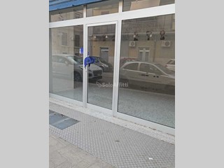 Capannone in Affitto a Barletta, 790€, 90 m²