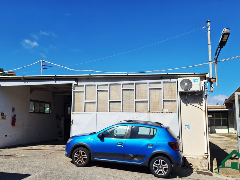 Laboratorio in Vendita a Messina, 365'000€, 530 m²
