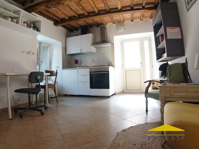 Trilocale in Vendita a Massa, 95'000&euro;, 55 m²