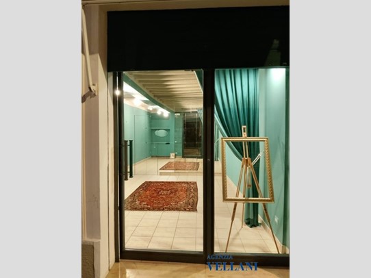 Negozio in Affitto a Carpi, 500€, 26 m²