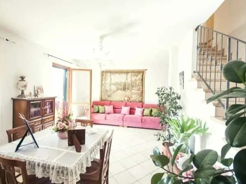 Villa in Vendita a Massarosa, 280'000€, 160 m²