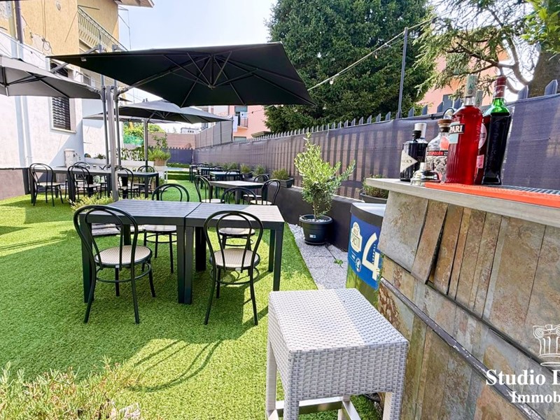 Attività commerciale in Vendita a Carate Brianza, 100'000€, 205 m²