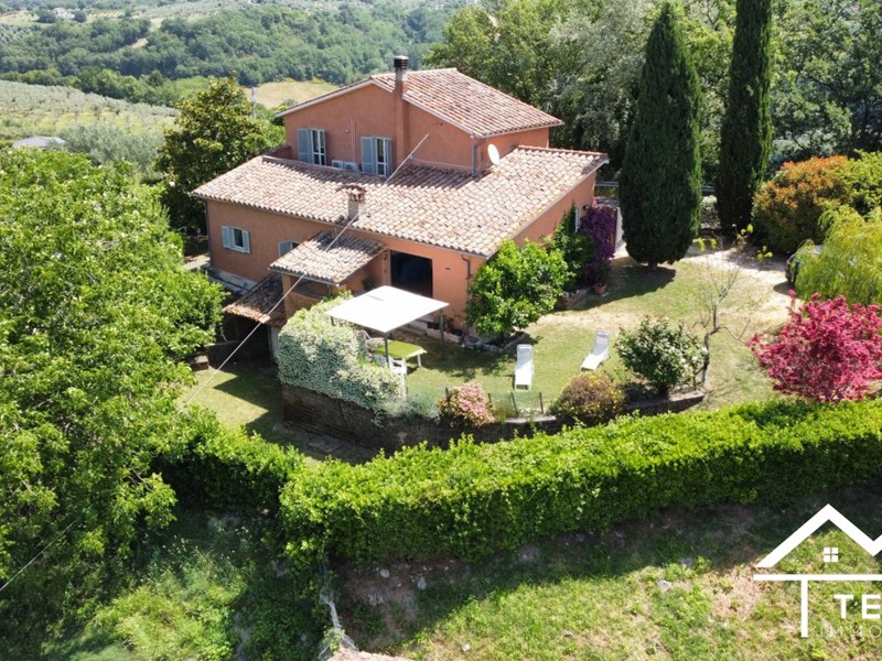 Villa in Vendita a Torri in Sabina, 198'000&euro;, 210 m²