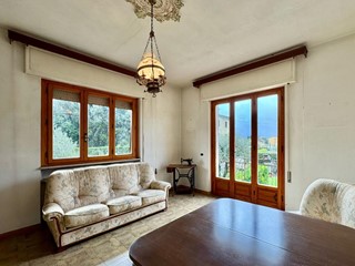 Villa bifamiliare in Vendita a Lucca, zona Mutigliano, 200'000&euro;, 110 m²