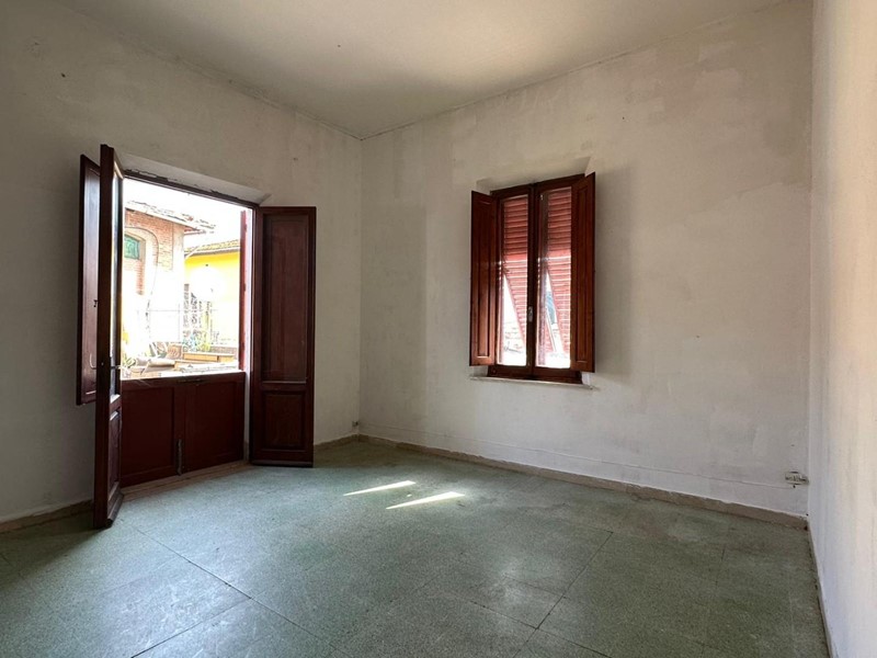 Quadrilocale in Vendita a San Miniato, zona Ponte a Egola, 120'000€, 154 m²
