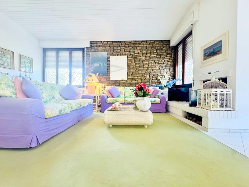 Casa Indipendente in Vendita a Camaiore, zona Lido di Camaiore, 1'800'000&euro;, 190 m²